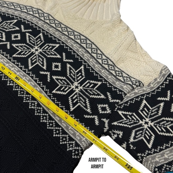 Vintage Y2K Aeropostale Ivory and Black Snowflake Winter Holiday Sweater Size L - Picture 7 of 8